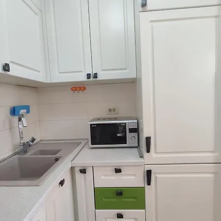 Point Apartment *